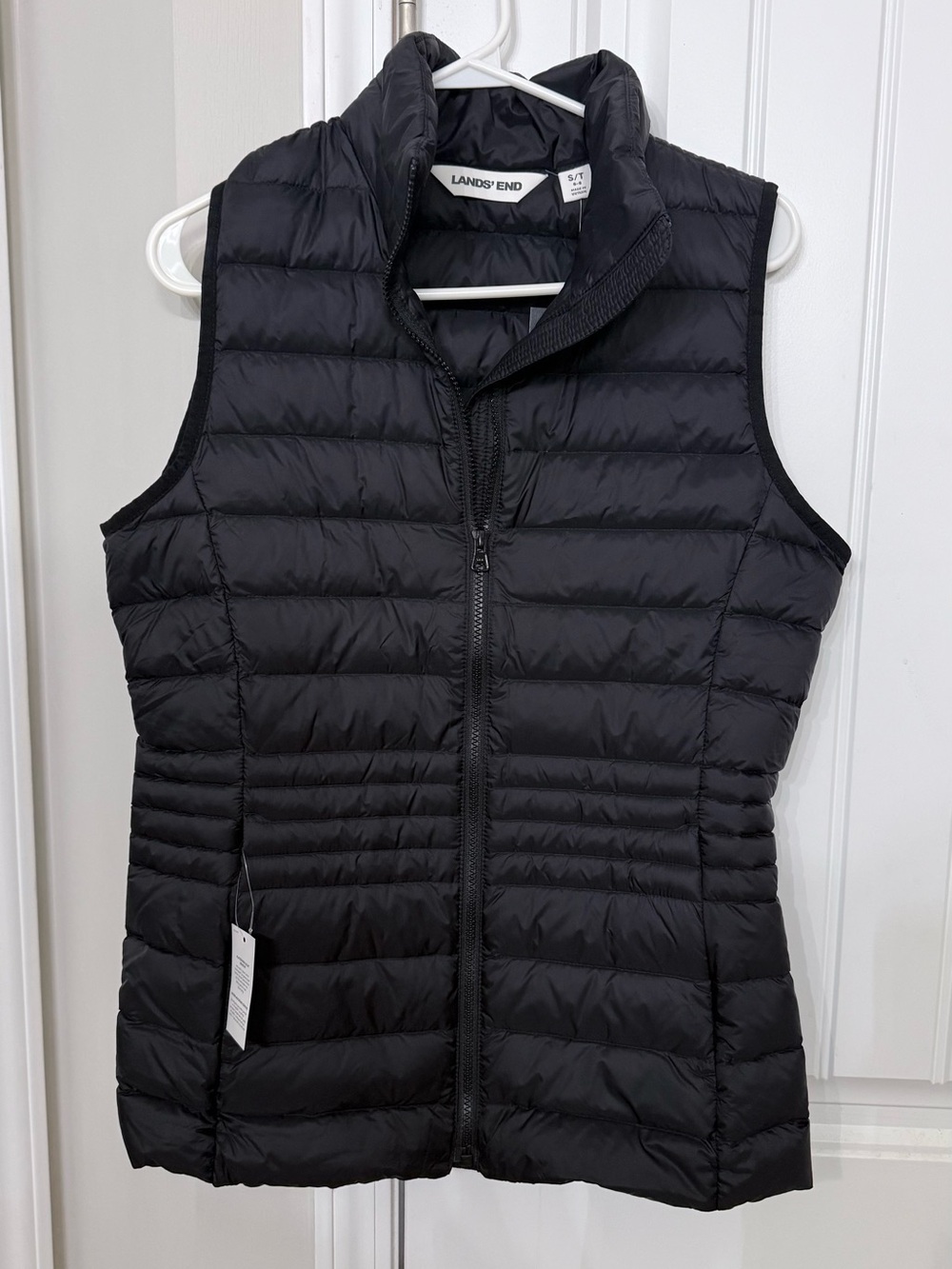 NWT Lands' End Black HyperDry Vest  800 FP - Women's Small Tall 6/8